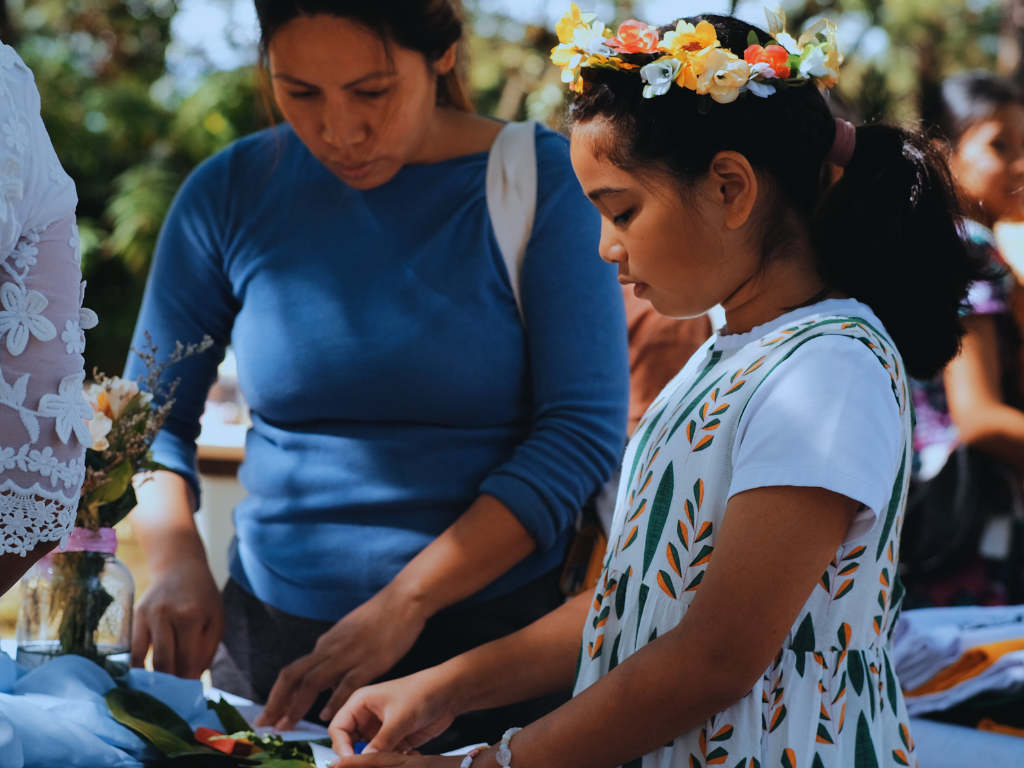 White Blue Modern Pie Chart Graph (1)